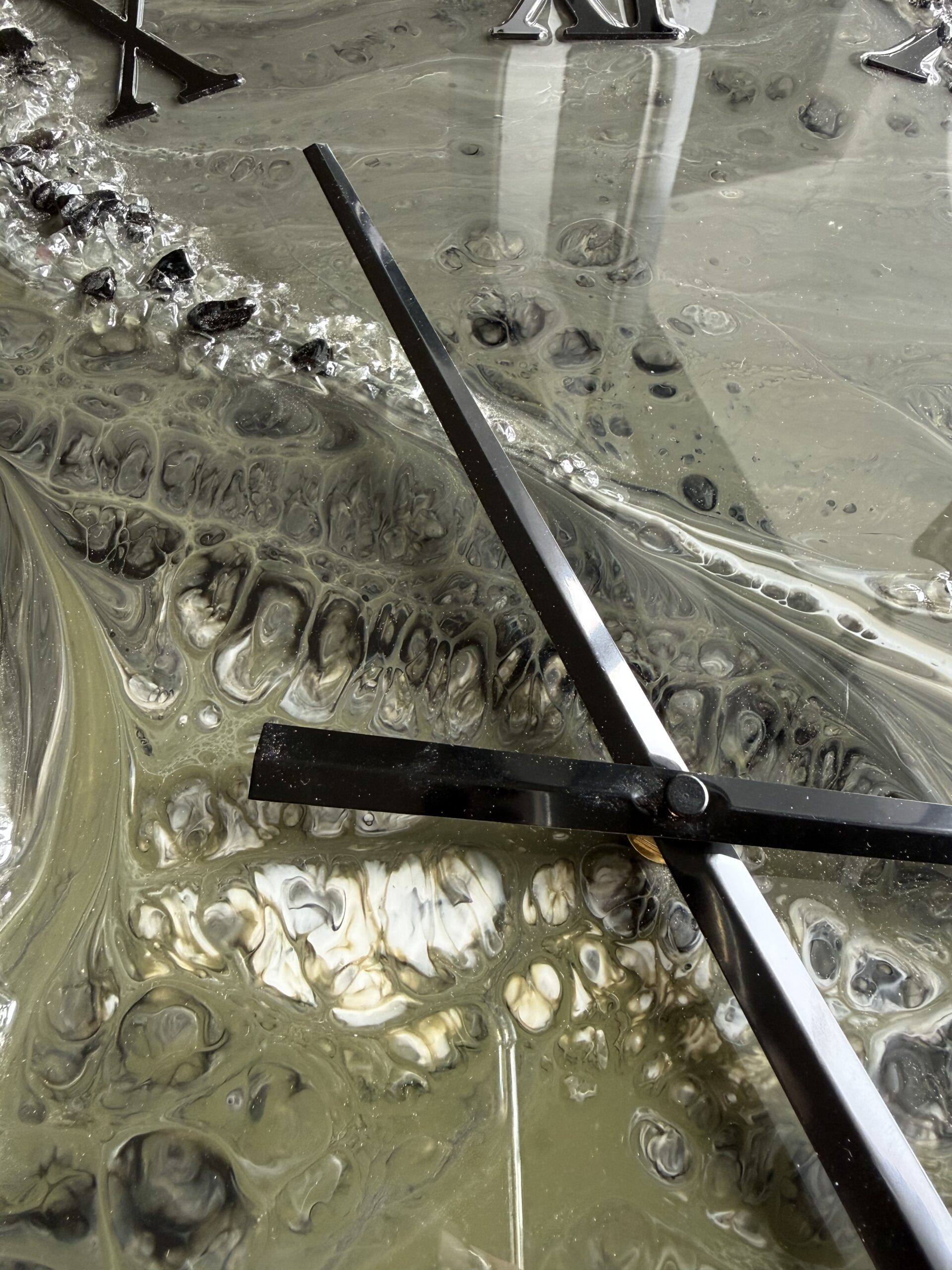 Horloge murale, 60cm - Kaki, noir, blanc – Image 3