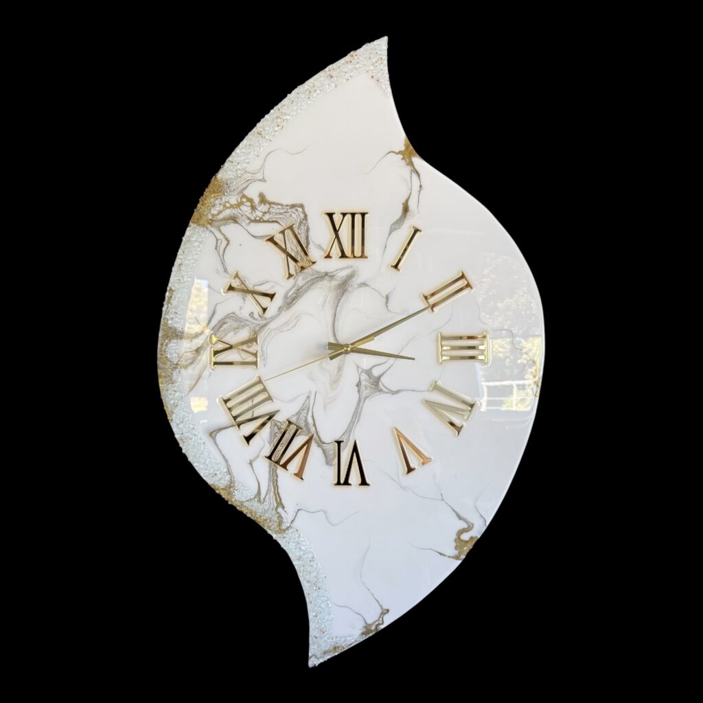 Horloge murale, 84x50cm, tons blanc et or