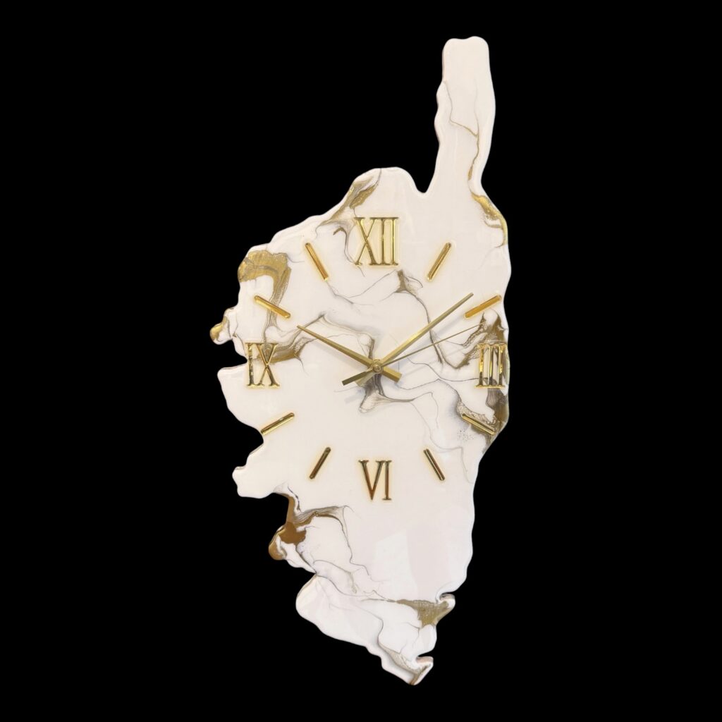 Horloge murale Corse, 66x30cm, tons blanc et or