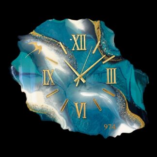 Horloge Ile de la Réunion, 51x45.5cm, tons turquoise, lagon, bleu nuit, blanc et or + paille-en queue et 974